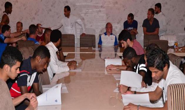 الجابر مع لاعبي الهلال